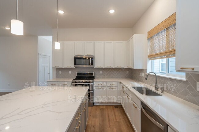 Building Photo - 5967 Rendezvous Pkwy