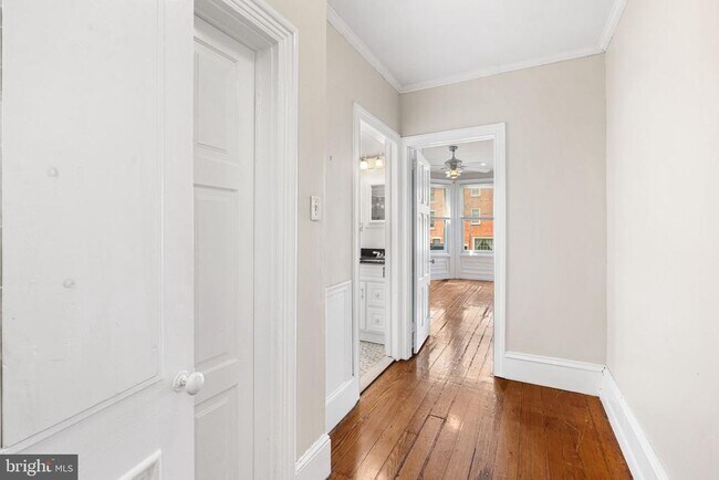 Building Photo - 2411 Fairmount Ave