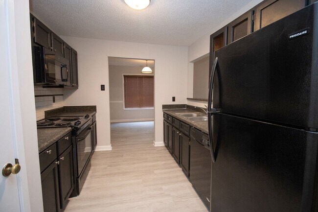 Building Photo - Charming 2-Bedroom, 2-Bath Home in Village...