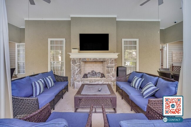 Building Photo - Bright & Spacious Hilton Head Island - Best Location!