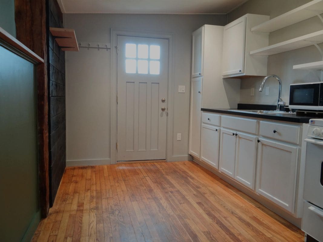 Building Photo - 25 School, 25