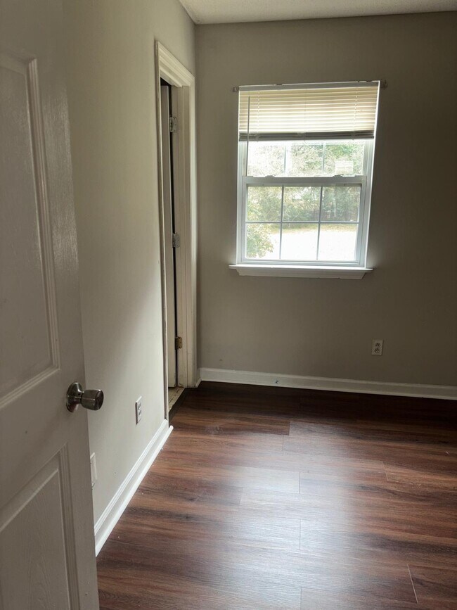 Building Photo - 4386 Thrasher Cir