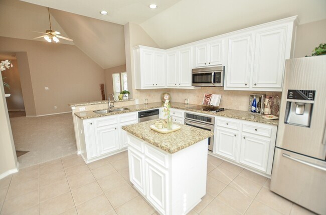 Building Photo - 2811 Willow Fork Dr