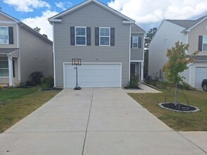 Building Photo - Delightful Four Bedroom Home Approximately...