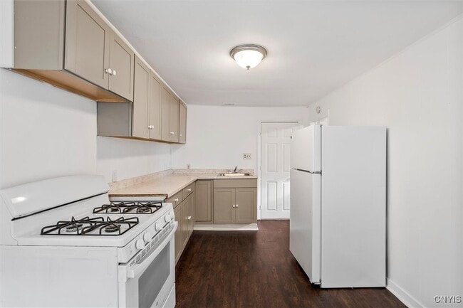 Building Photo - 811 1st N St