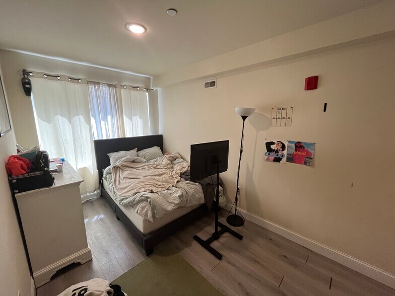 Building Photo - 1529 N 15th St