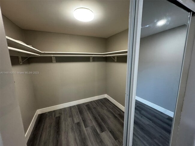Building Photo - 4206 SW 28th St