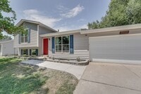 Building Photo - Cul-de-Sac Comfort | Updated Interior + Large Fenced Yard