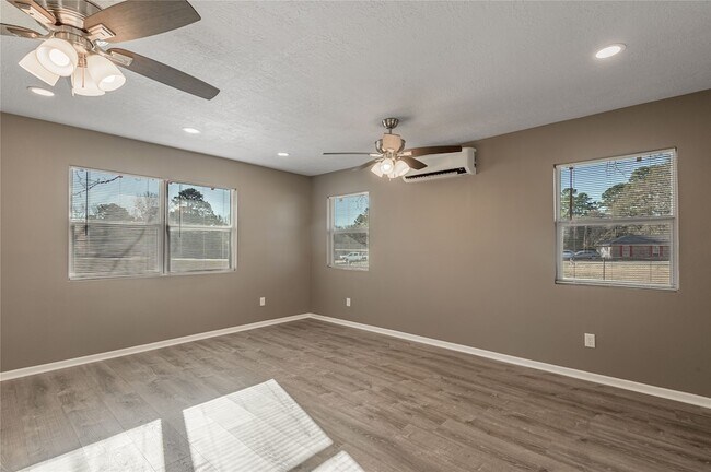 Building Photo - 2201 Badger Ln