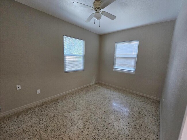 Building Photo - 3115 Adrian Ave