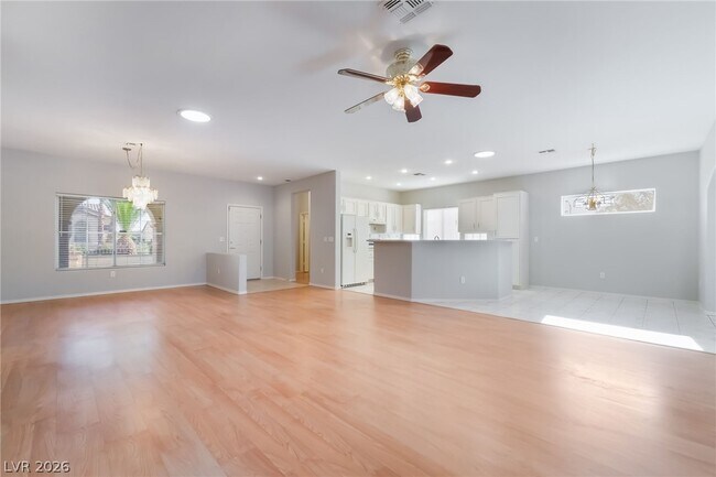 Building Photo - 2571 Thatcher Ave