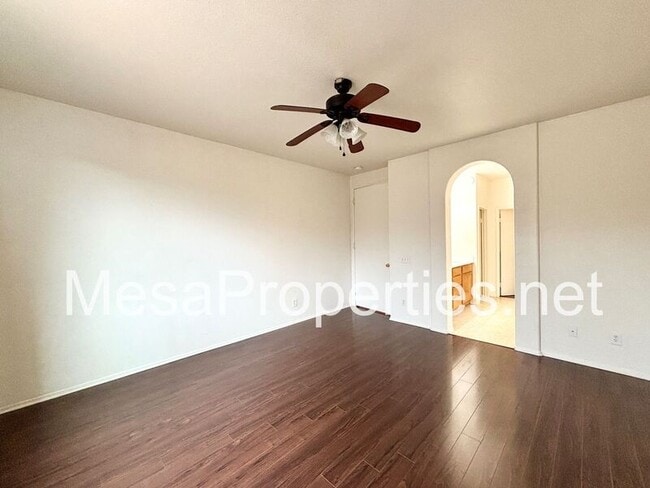 Building Photo - 12261 Luna Rd