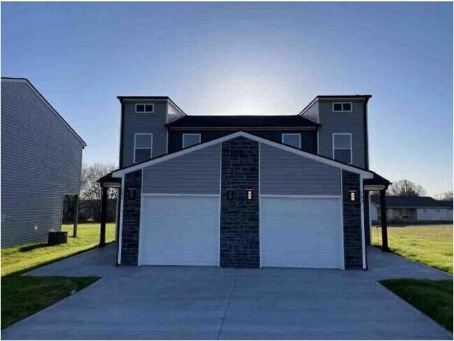 Building Photo - 781 Berry Rd