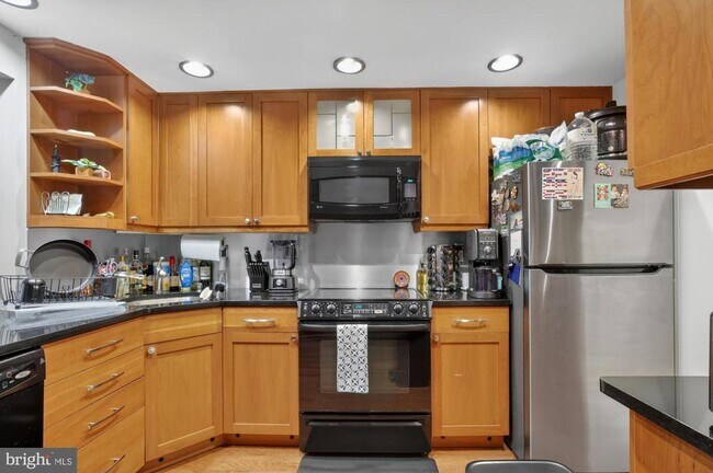 Building Photo - 825 N 29th St