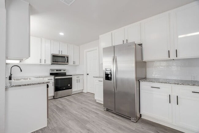 Building Photo - 2704 NW 115th St