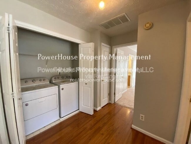 Building Photo - 605 Suwanee Lakes Cir NW
