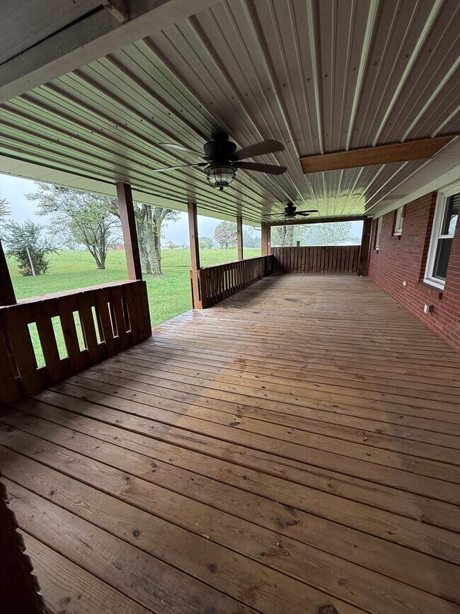 Building Photo - 3 Bed/1 Bath House