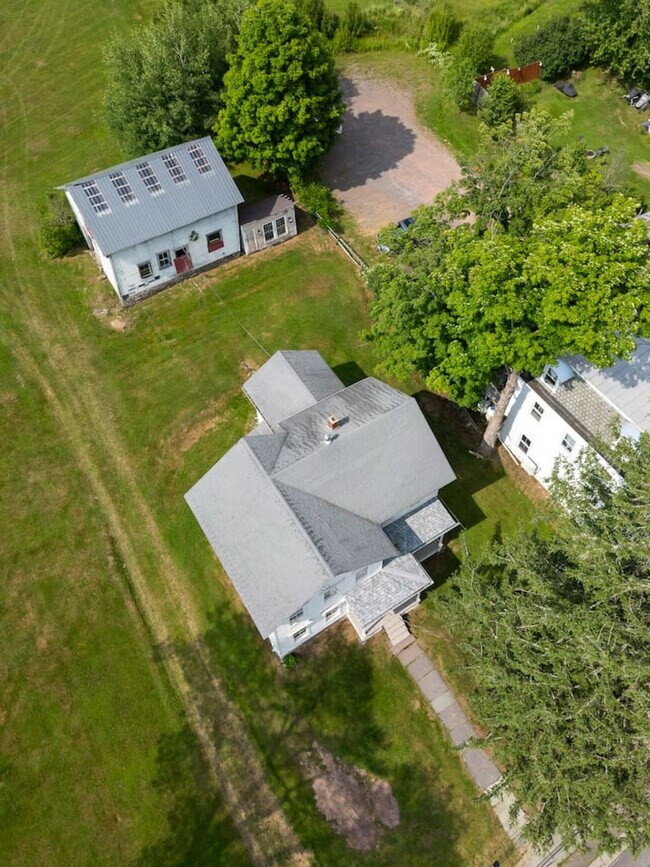 Building Photo - 1915 County Hwy 6