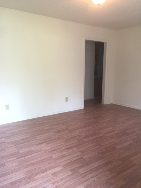 Building Photo - Adorable Three Bedroom Home