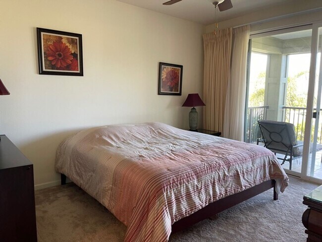 Building Photo - Gorgeous like new Premier condo in S. Kihe...