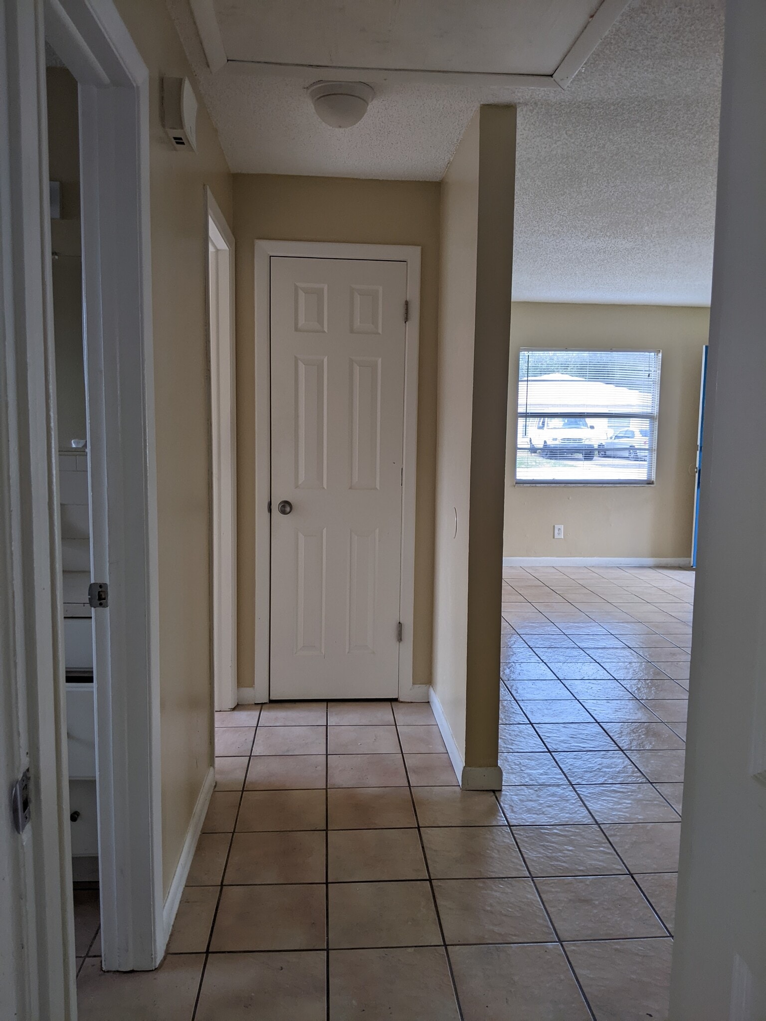 Building Photo - 2826 Green Acres Ave