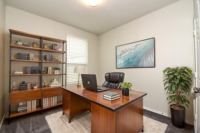 Building Photo - Gorgeous one story home  |  3 bedrooms  |  2 bathrooms  |  Covered Patio  |  2 car garage  |  Dav...