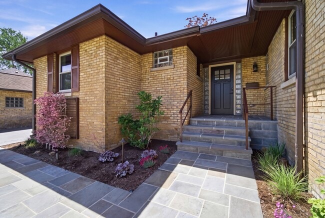 Building Photo - 9430 Nashville Ave
