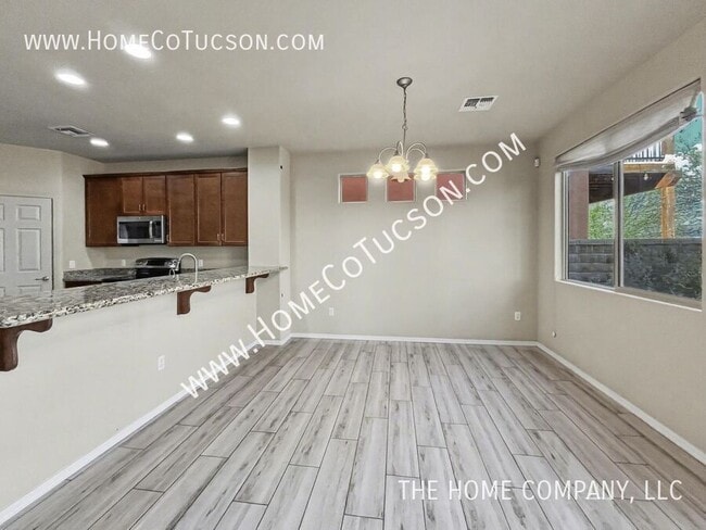 Building Photo - 2808 N Silkie Pl