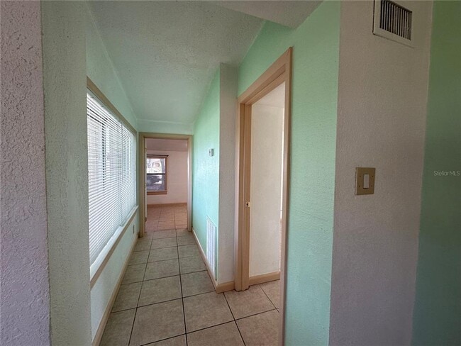 Building Photo - 3340 Normandy Dr