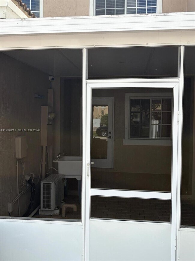 Building Photo - 27918 SW 140th Ave