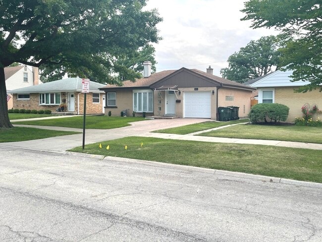 Primary Photo - 416 N Redfield Ct