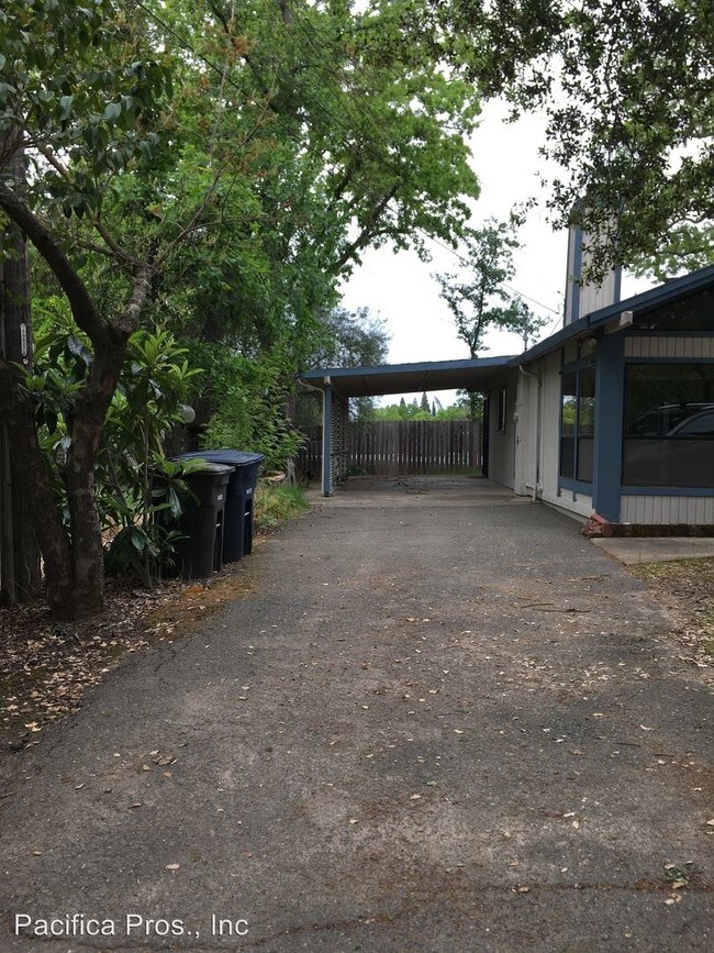 Building Photo - 7521 Kalamazoo Dr