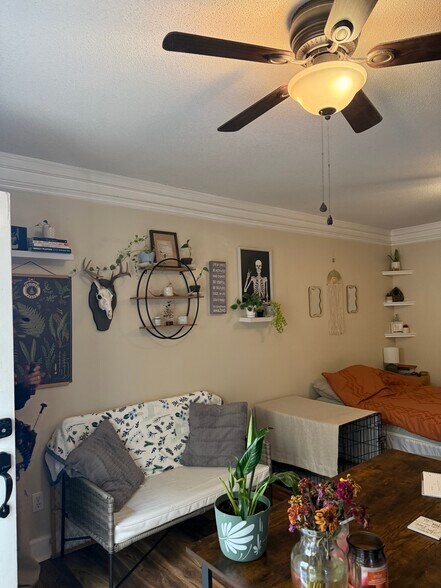 Building Photo - 1185 Johnson Rd