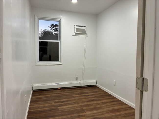 Building Photo - 408 3rd St