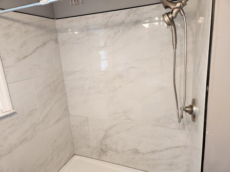 Guest Shower - 140 Torch Hill Rd
