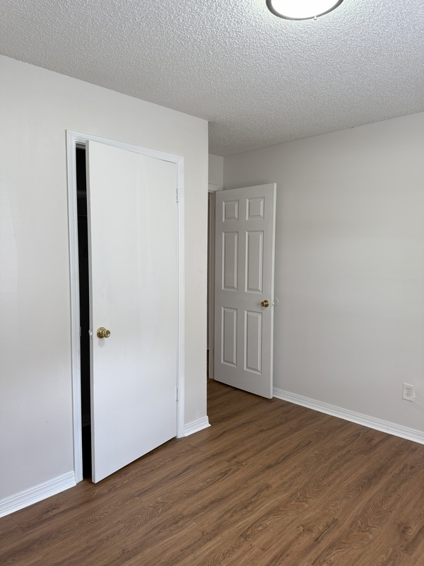 Building Photo - 459 Bentwood Ln