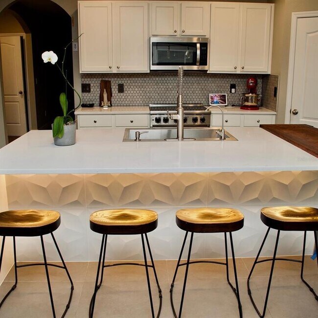 Building Photo - 9021 Pyrus St