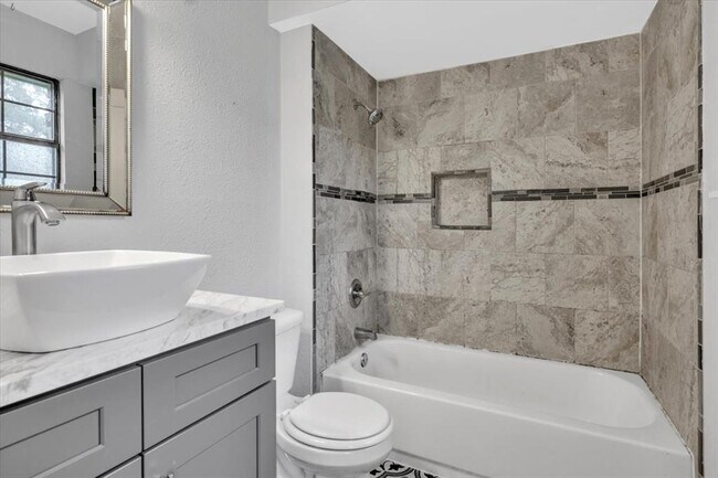 Building Photo - 6100 Woodhue Dr