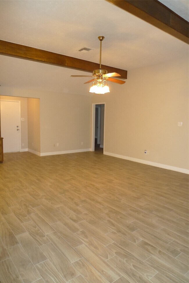 Building Photo - 14223 Whitecross Dr