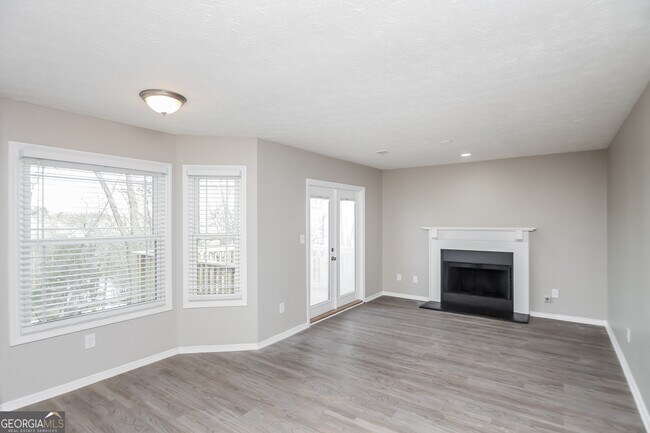 Building Photo - 4982 Shallow Ridge Rd NE