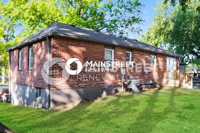 Building Photo - 3 Bedroom Pet-Friendly Home in BLUE SPRING...