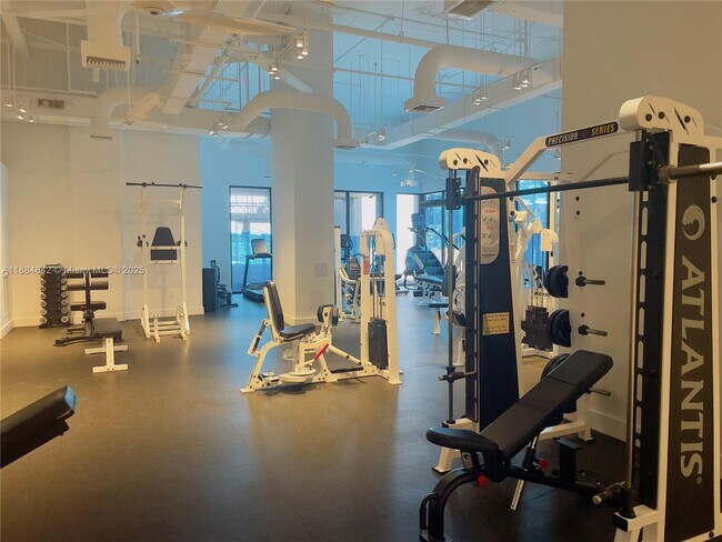 Building Photo - 11113 Biscayne Blvd