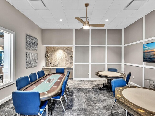 Building Photo - 8928 Bastille Cir E