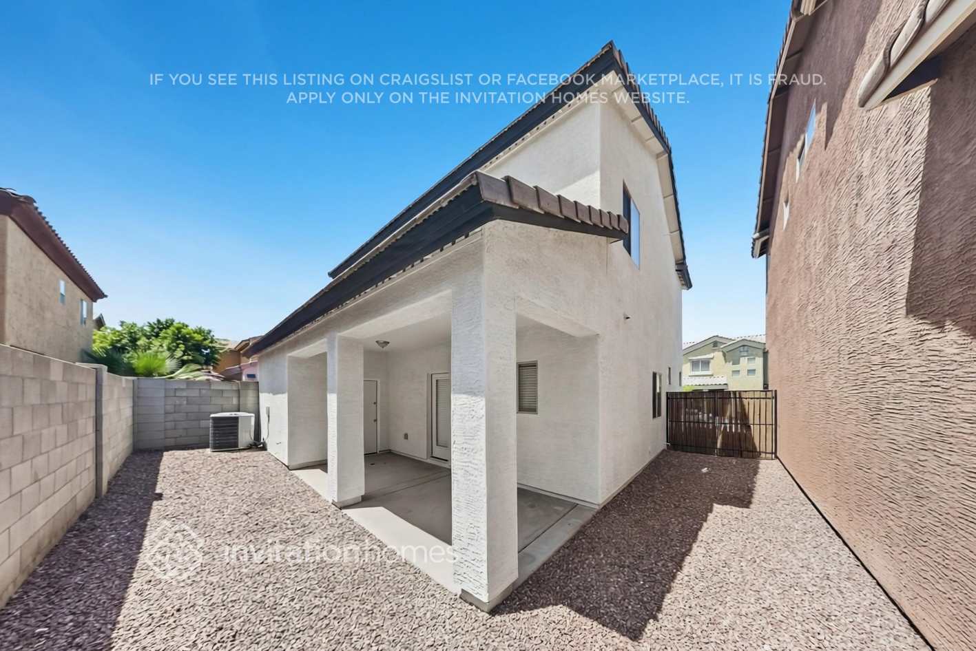 Building Photo - 327 S Travis
