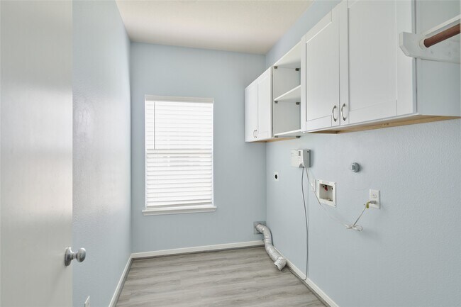 Building Photo - 21718 Grassy Hill Ln