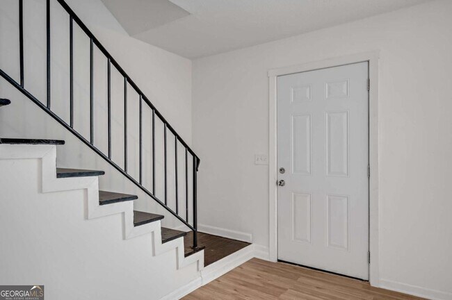 Building Photo - 1903 Whitehall Forest Ct SE