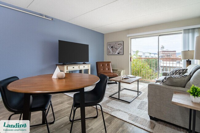 Building Photo - 1362 Passenger St