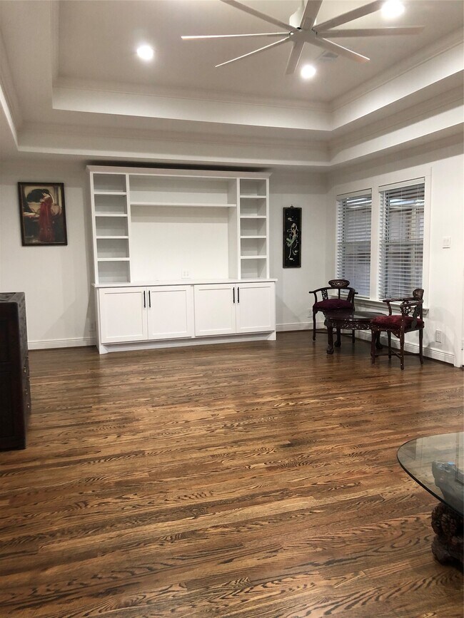 Building Photo - 1346 Chantilly Ln