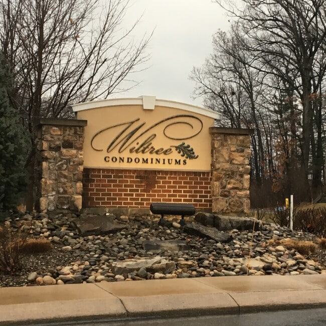 Building Photo - 3 Bedroom, 3 1/2 Bath Condo
