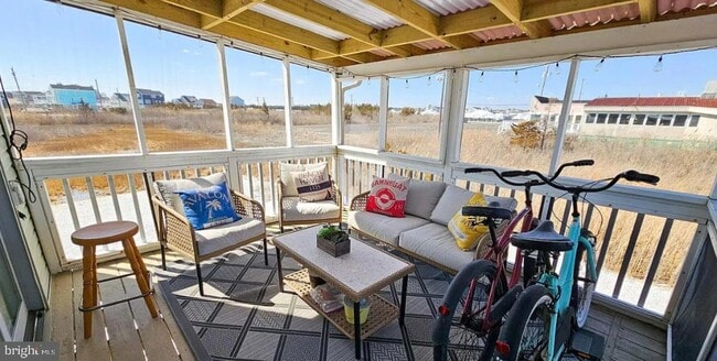 Building Photo - 1022 S Green St